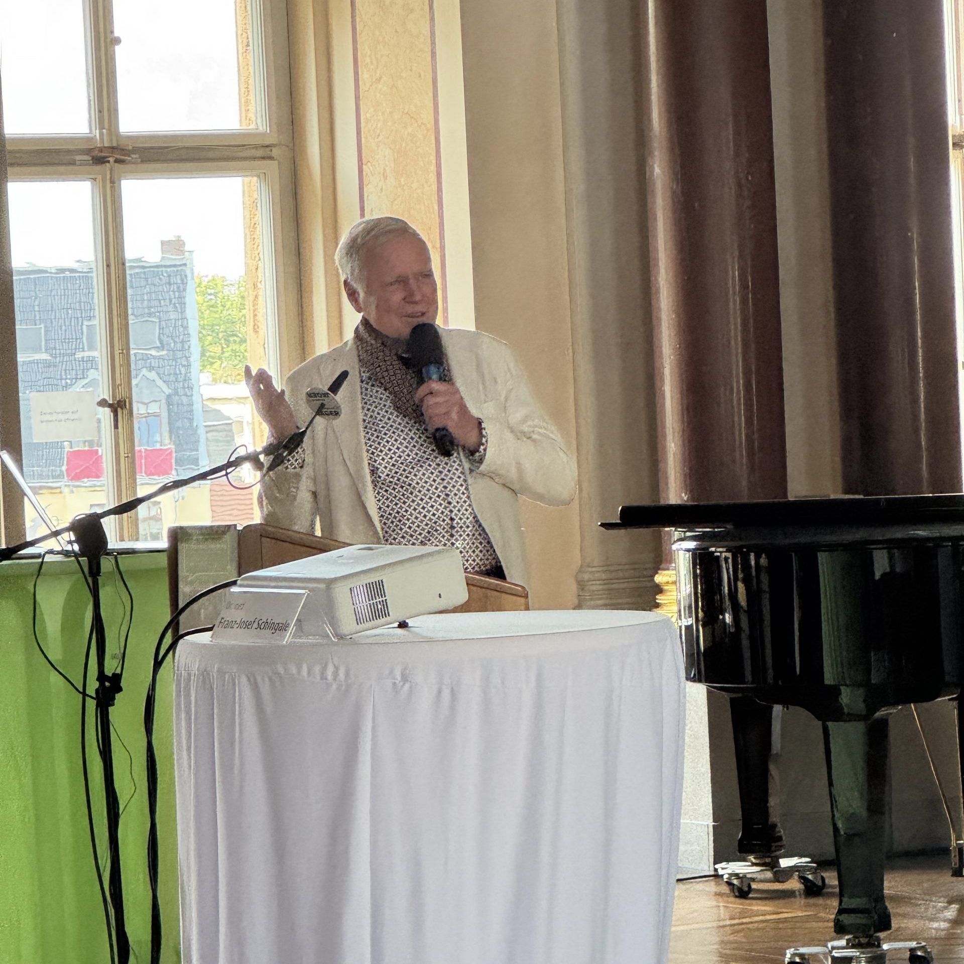 Foto vom Referenten Dr. med. Franz-Josef Schingale beim 2. Ödemtag Altenburg im Schloss Altenburg